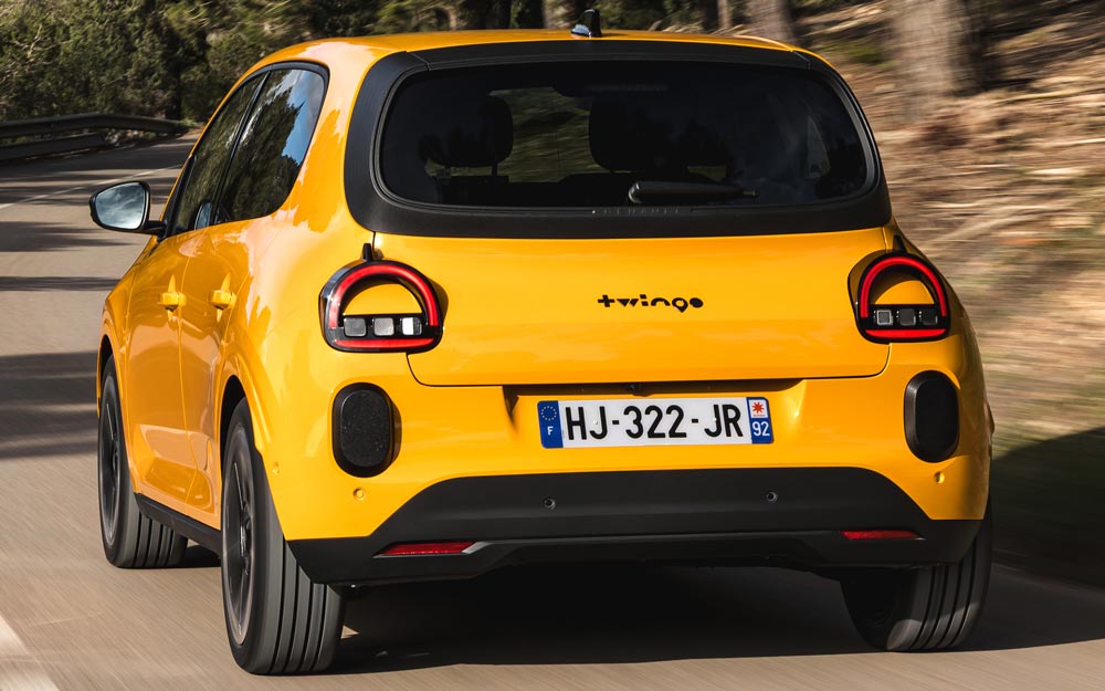 Frontale Posteriore della Renault Twingo E-Tech electric 2026 Color Jaune Mango